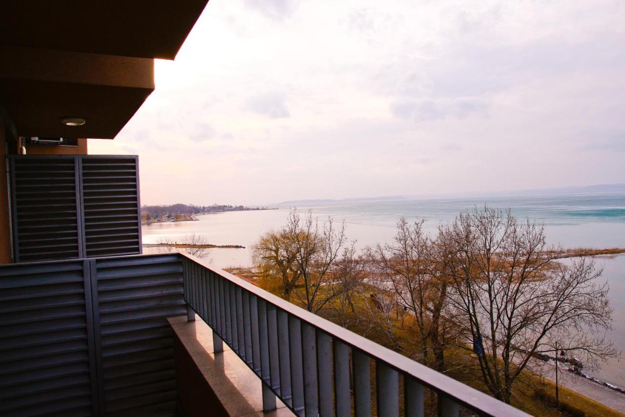 Club 218 Wellness Luxus Apartman Шиофок Экстерьер фото